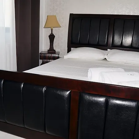 Imperia By Zev Năvodari